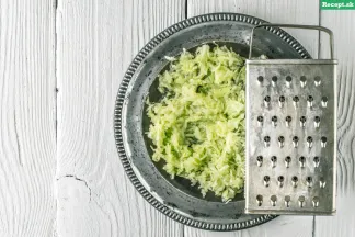 Uhorkový šalát s cibuľou recept