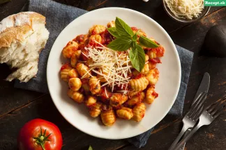 Gnocchi s kuracím mäsom a paradajkami recept