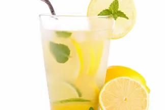 Osvěžující mátová citronáda recept